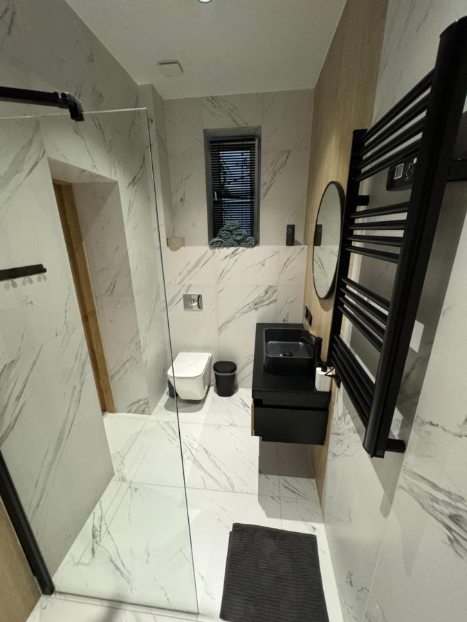 Chicago Apartment คาโตวีตเซ ภายนอก รูปภาพ